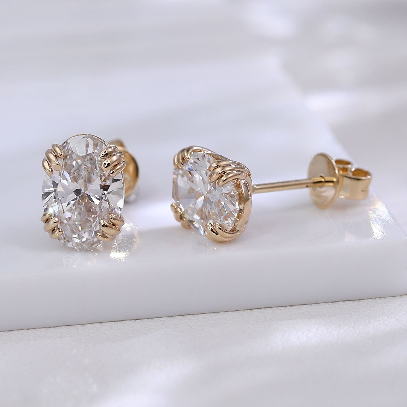 Diamond Stud Earrings - Provence Luxe Ovaal geslepen oorbel 10K