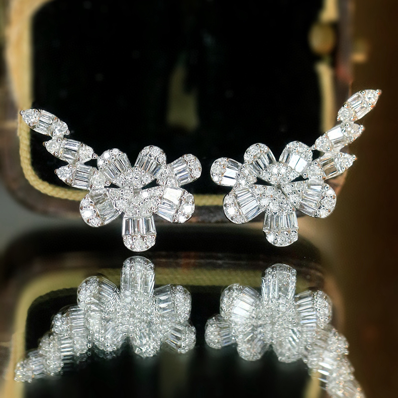 Aazuo Fijne Sieraden 18K Puur  - Diamond Stud Earrings recensie en prijs